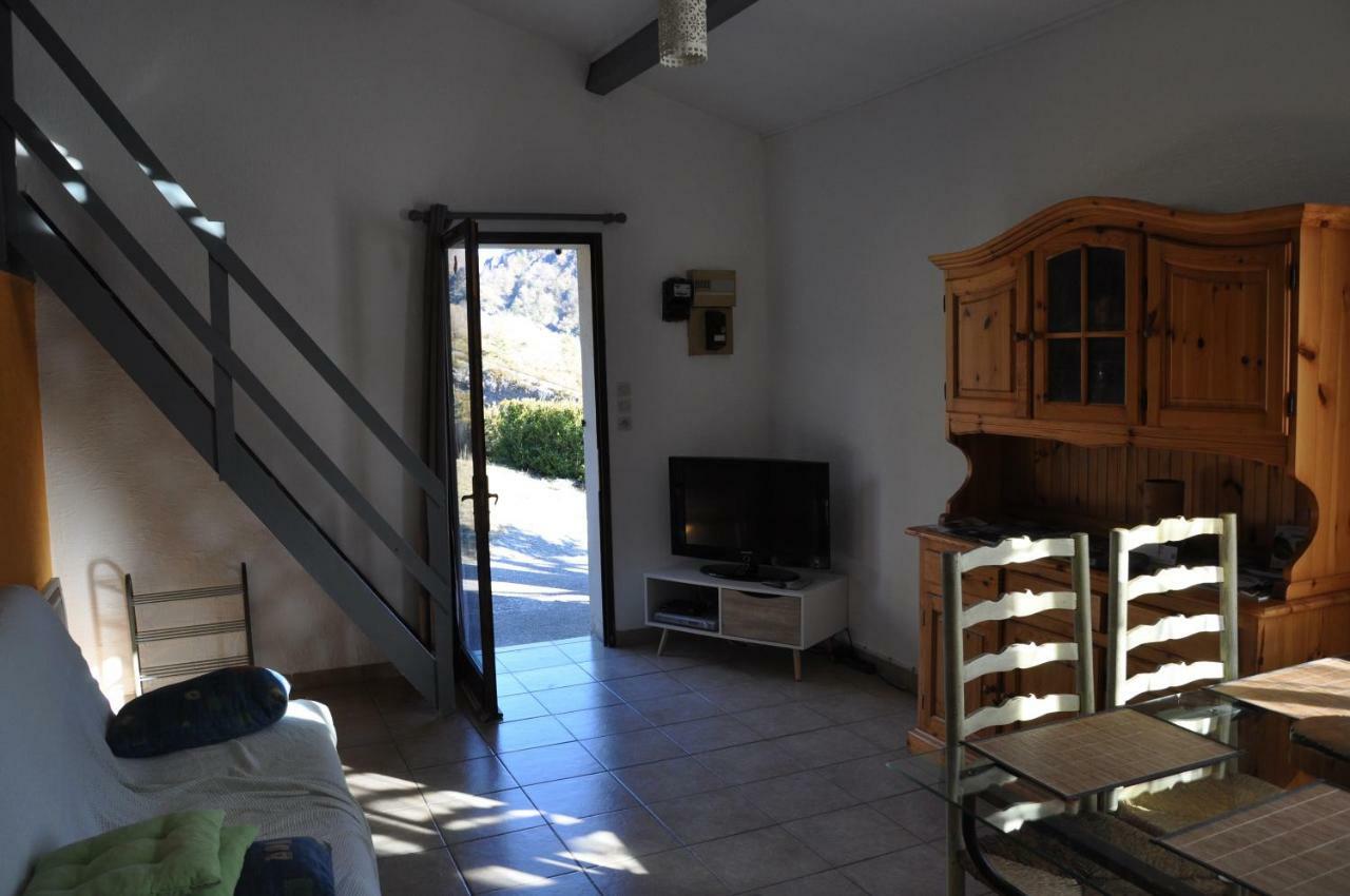 Gite Les Iris La Robine-Sur-Galabre Εξωτερικό φωτογραφία